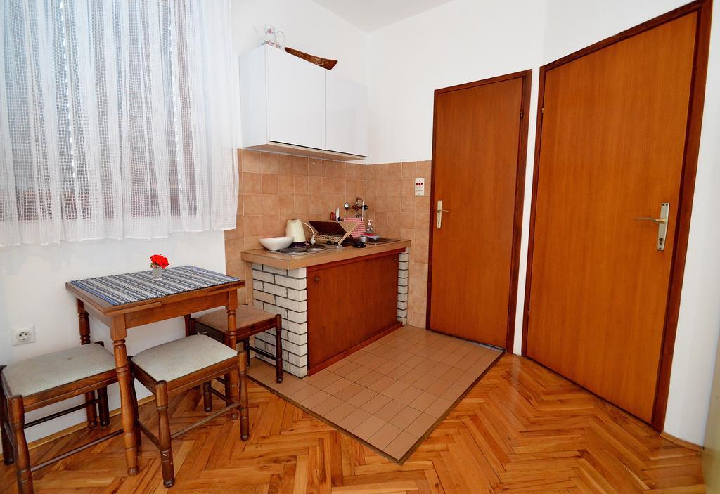 Ksenija Apartment *